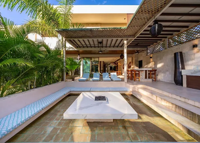 Luxury With Private Pool In Playacar Villa